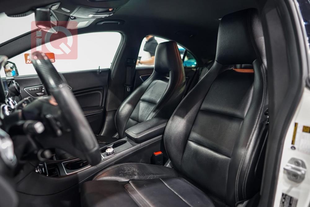 مێرسێدس بێنز CLA